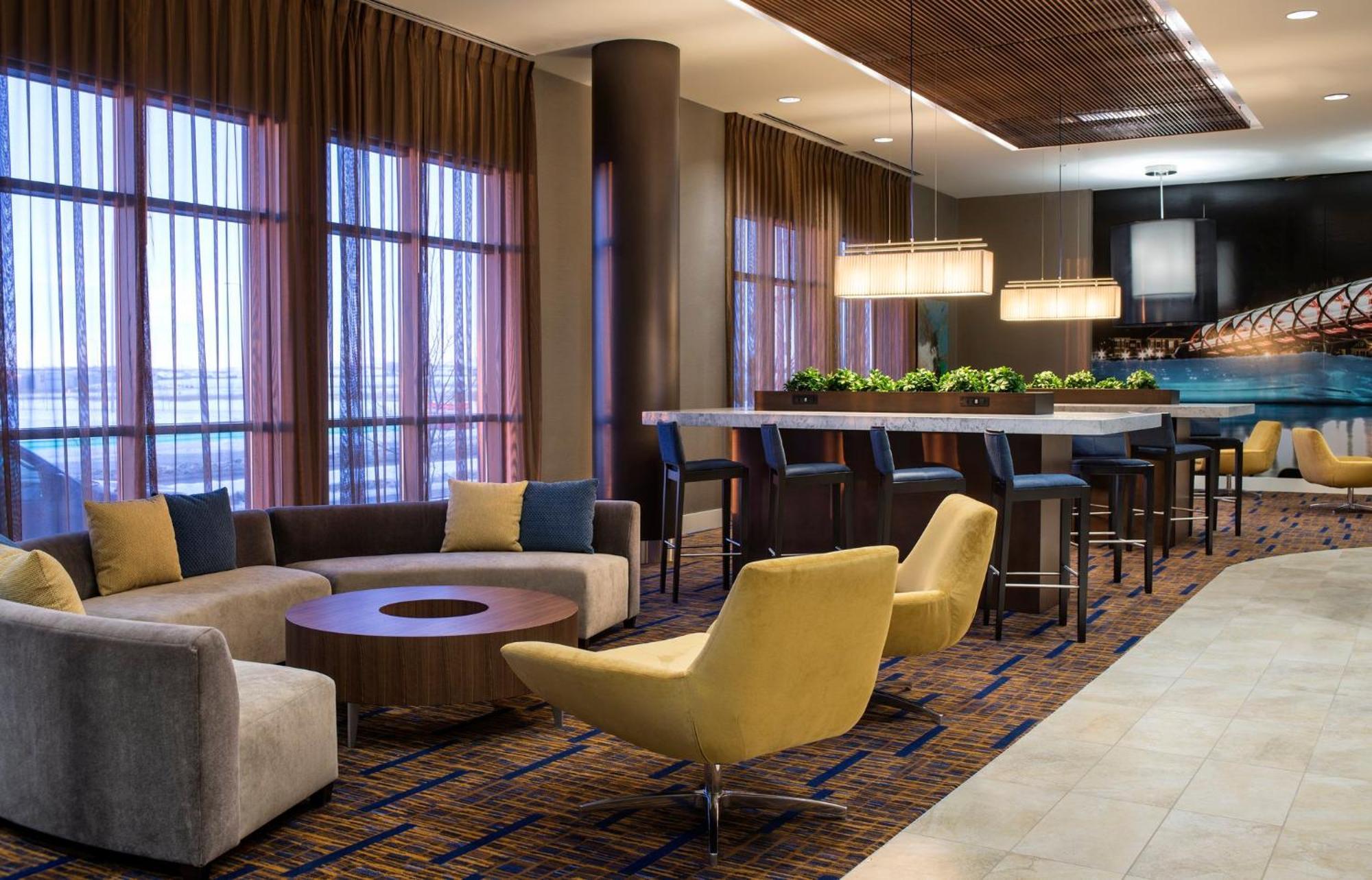 Hotel Courtyard By Marriott Calgary South Extérieur photo