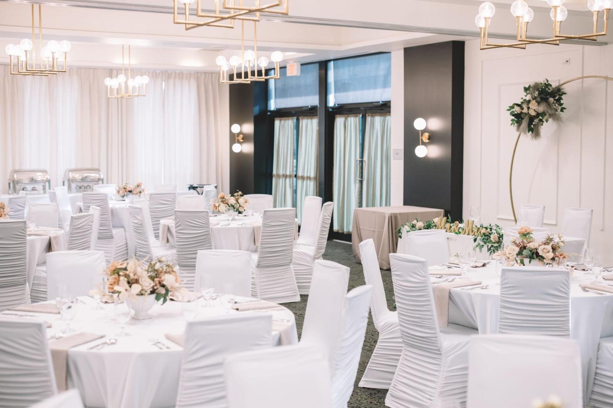 Hotel Courtyard By Marriott Calgary South Extérieur photo
