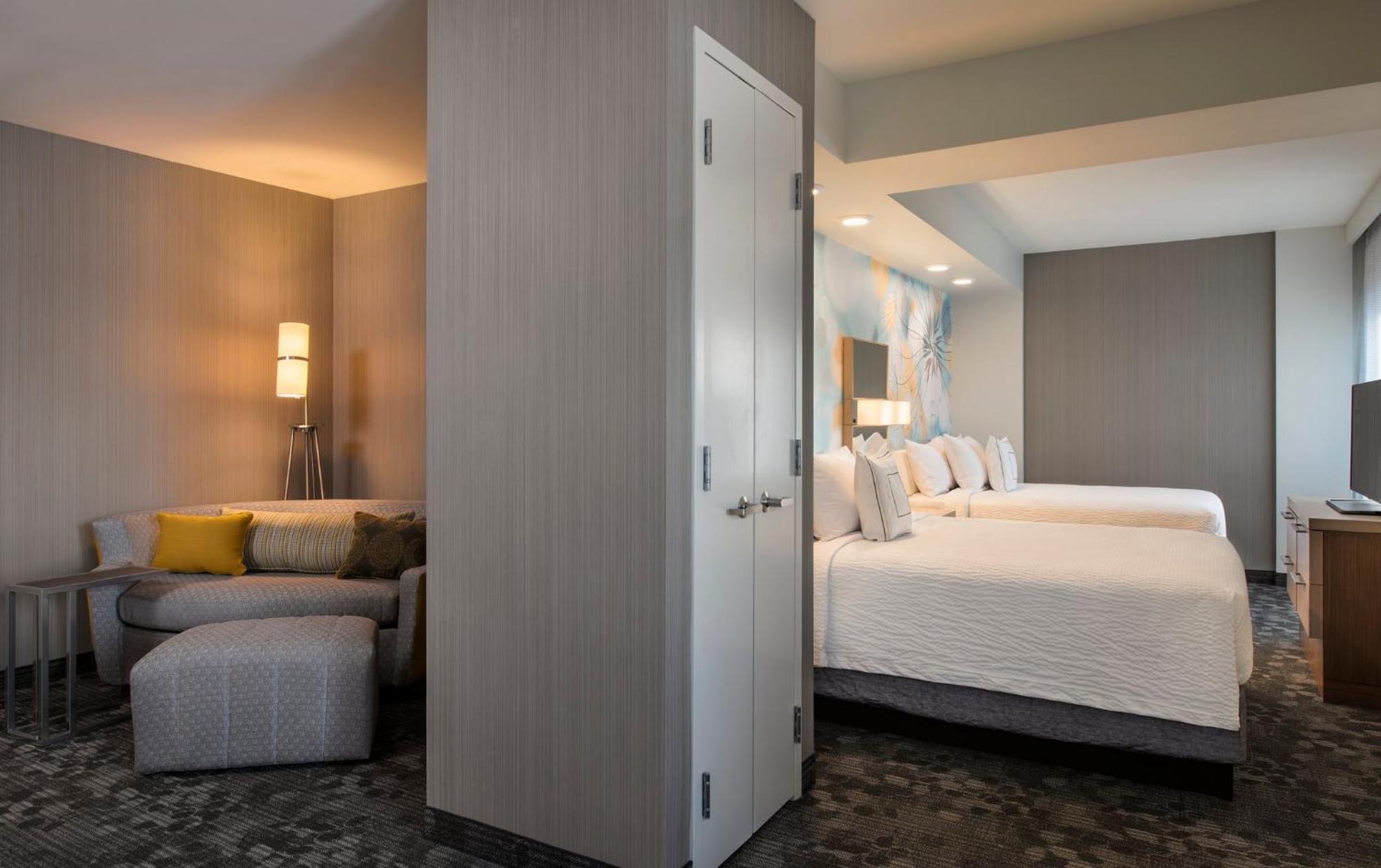 Hotel Courtyard By Marriott Calgary South Extérieur photo