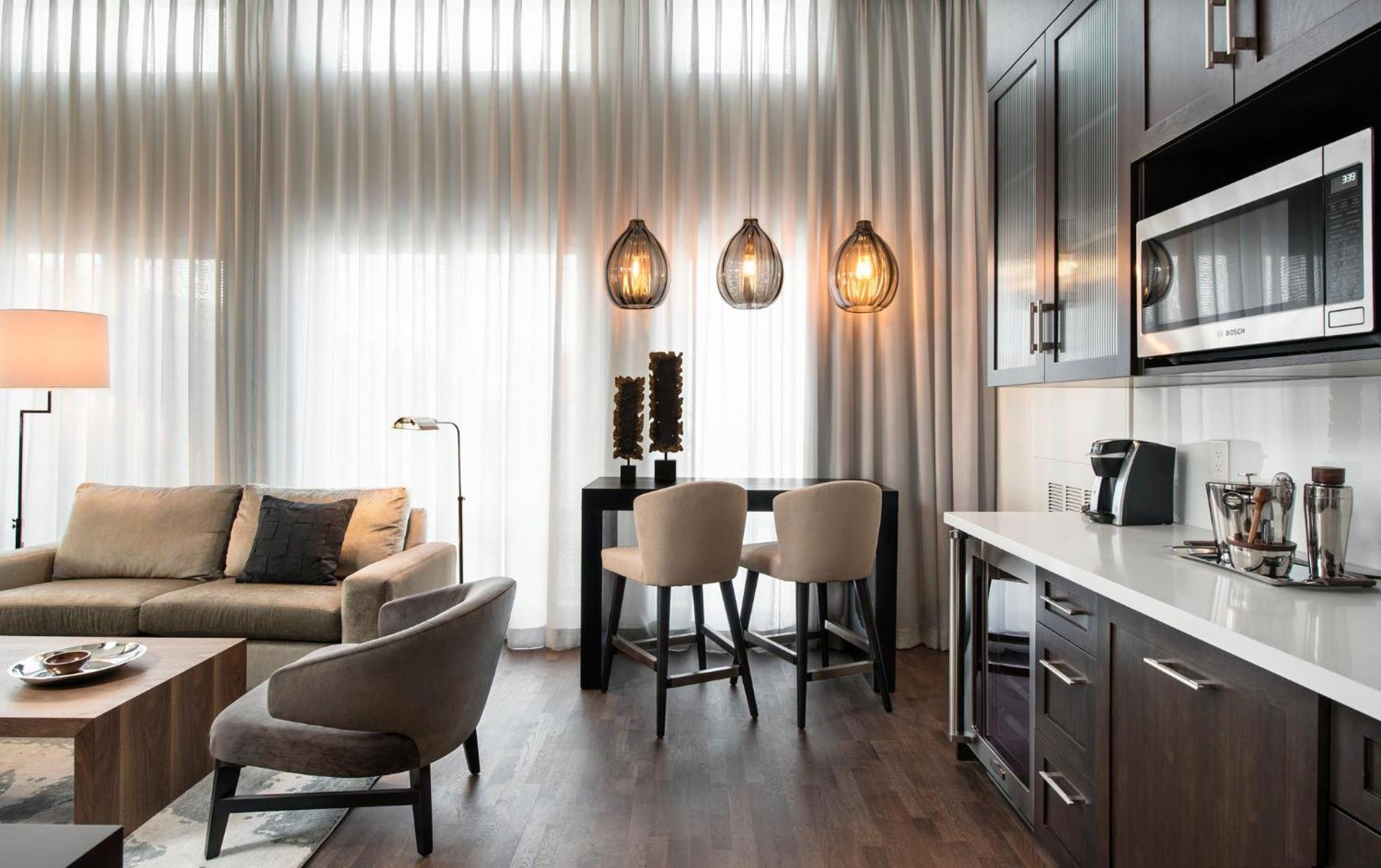 Hotel Courtyard By Marriott Calgary South Extérieur photo
