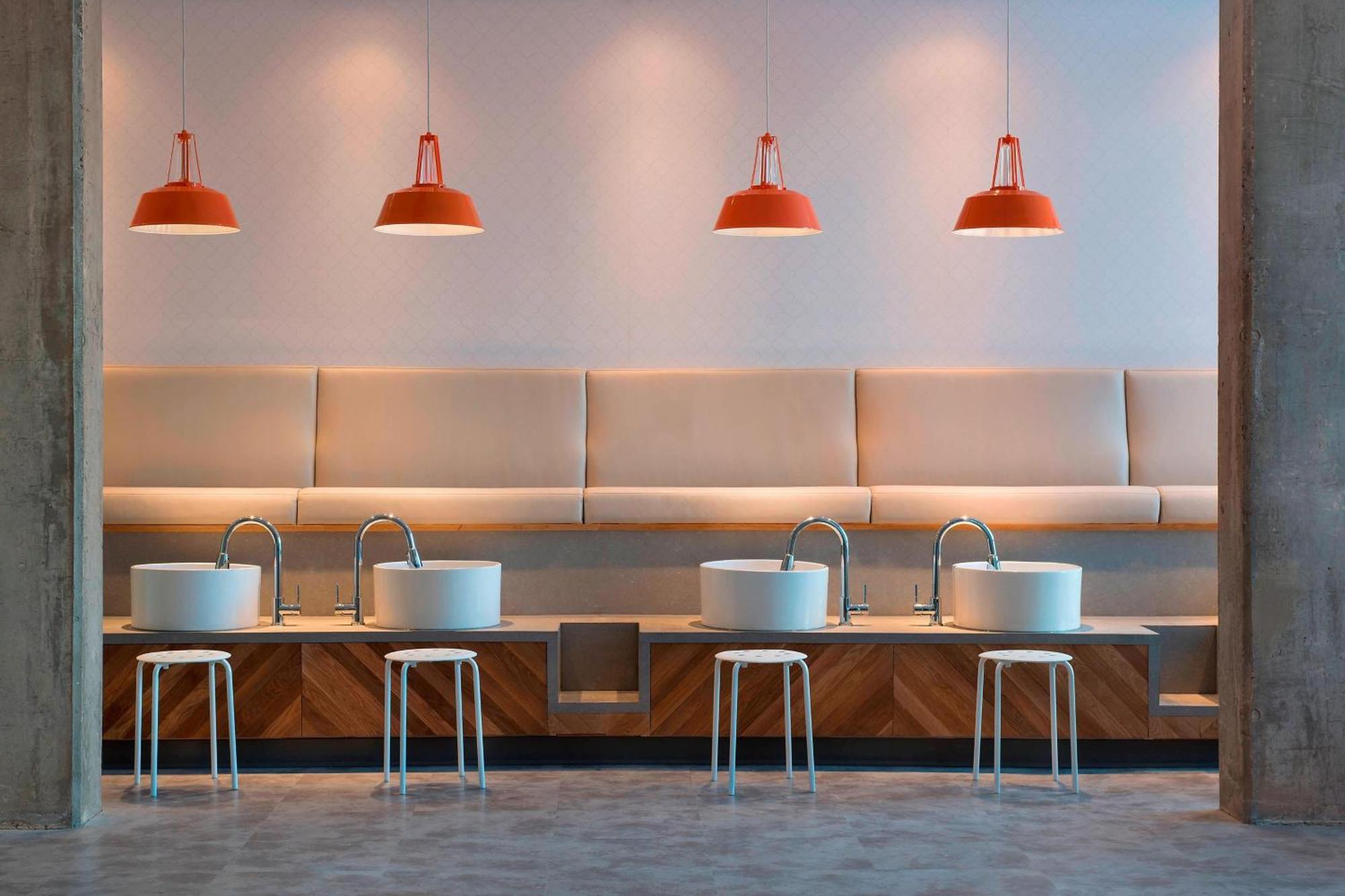 Hotel Courtyard By Marriott Calgary South Extérieur photo