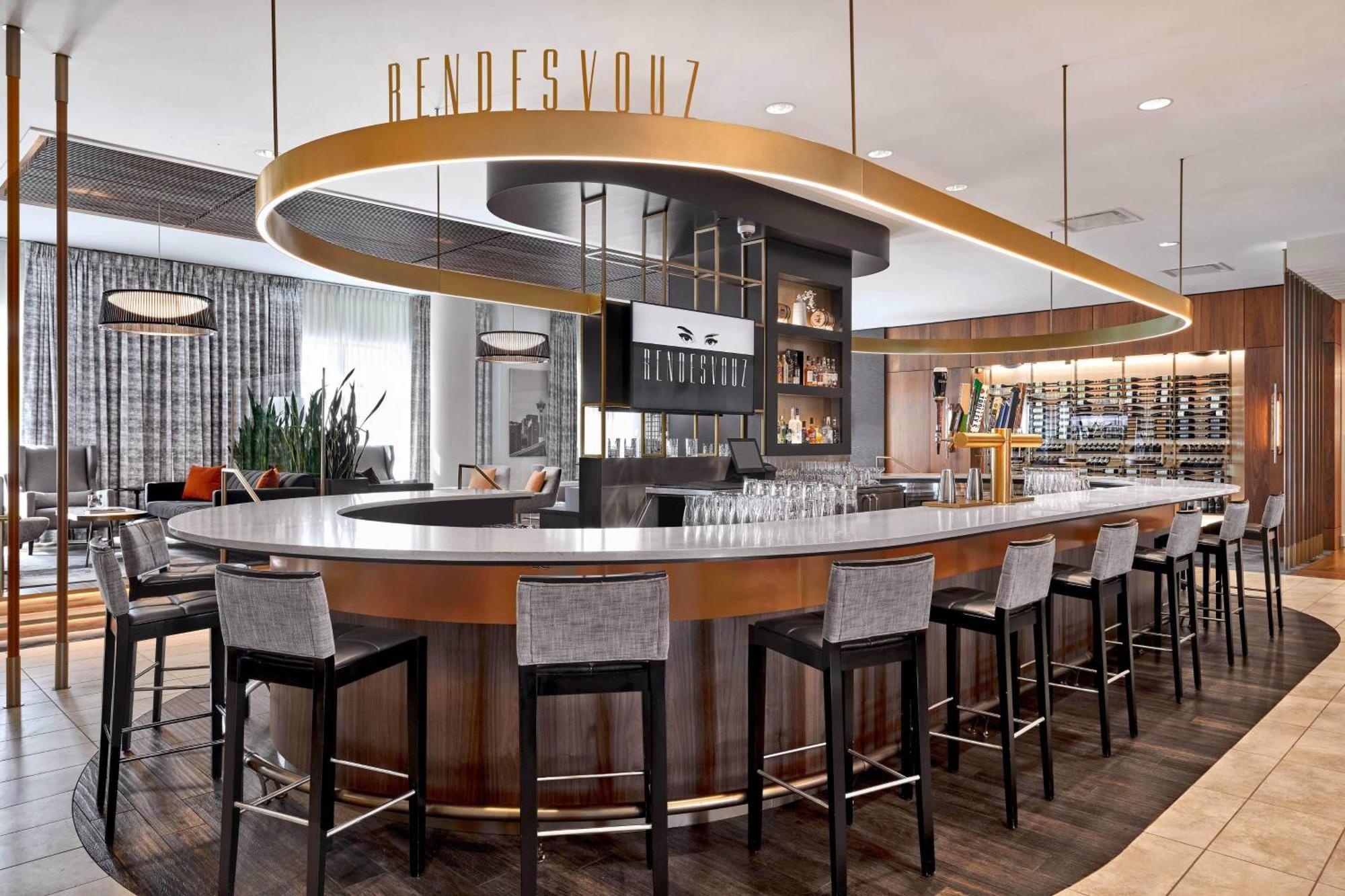 Hotel Courtyard By Marriott Calgary South Extérieur photo