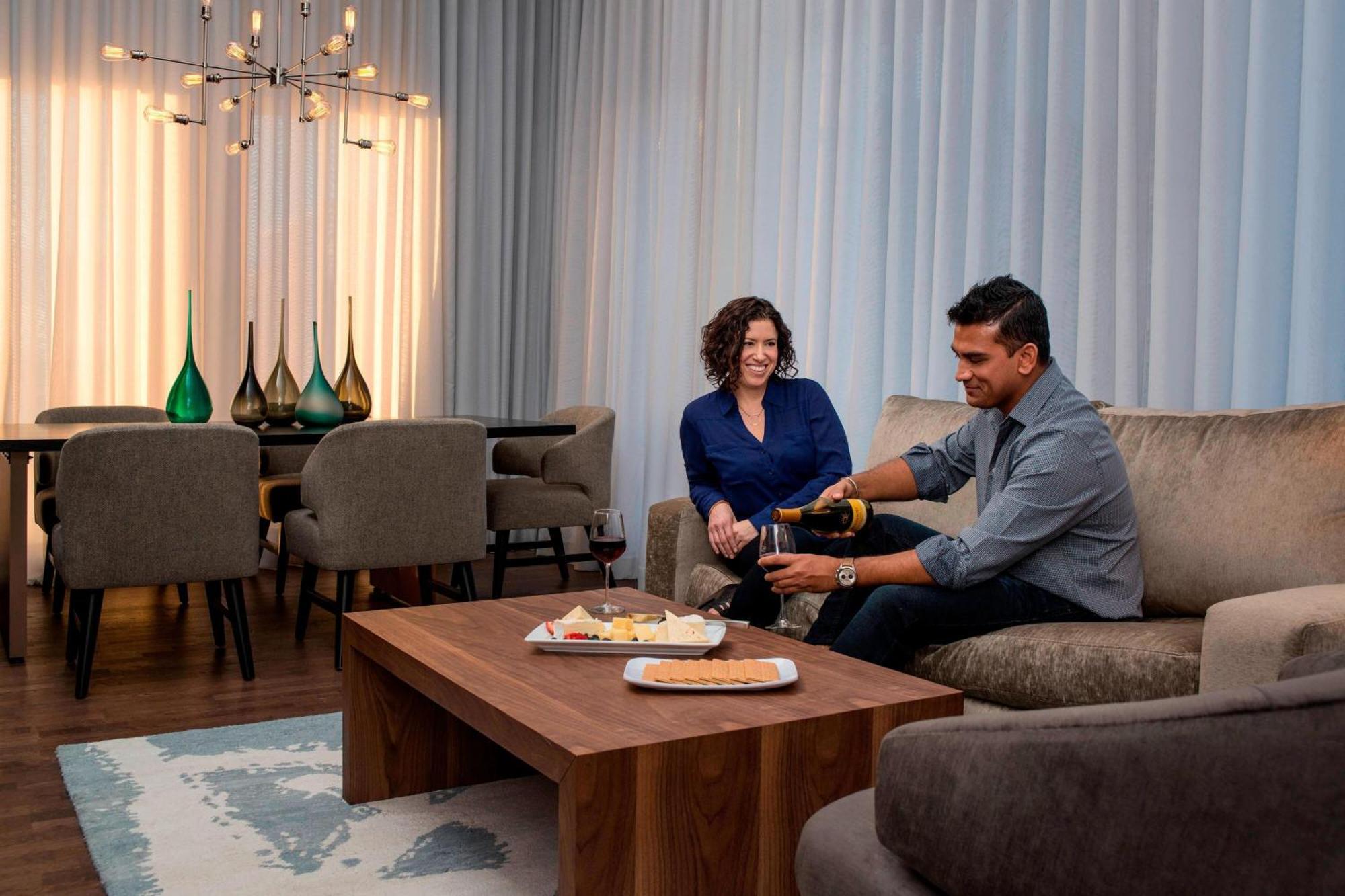 Hotel Courtyard By Marriott Calgary South Extérieur photo